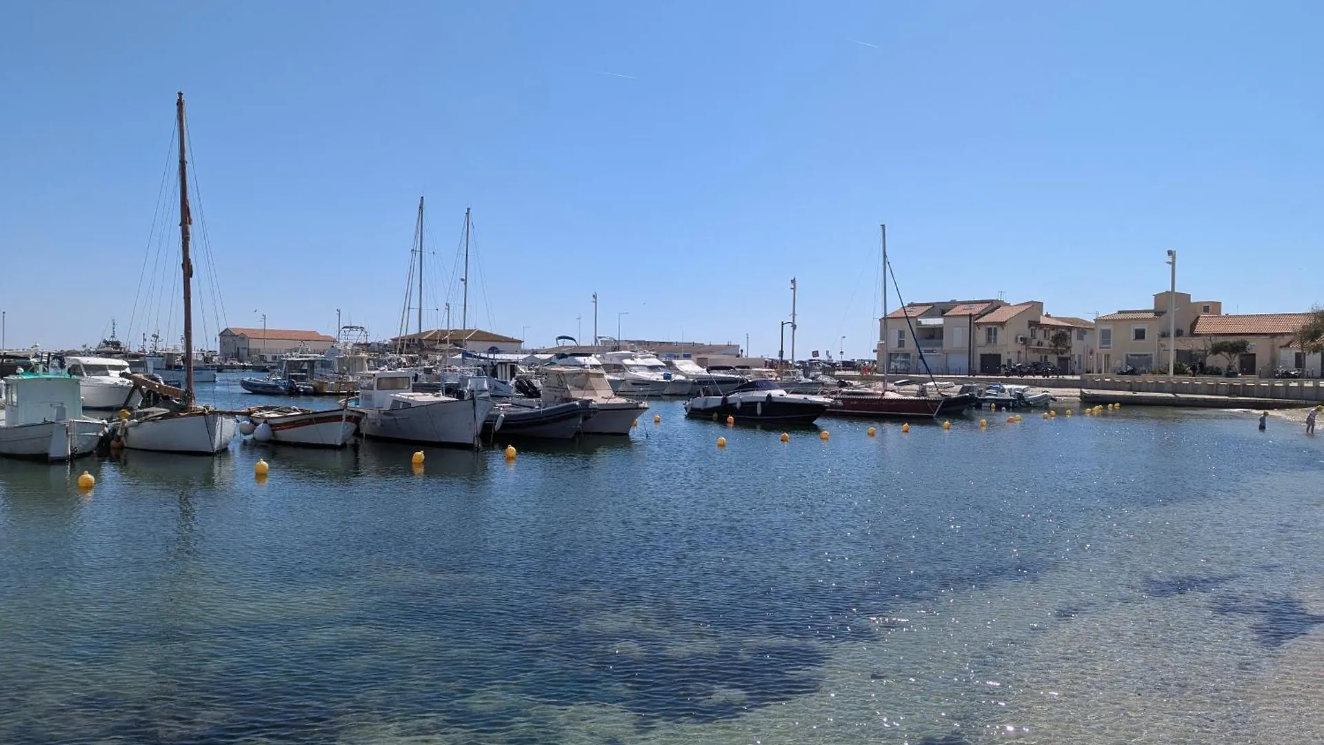 Location Saisonniere Bord De Mer Martigues Carro 0*,  France