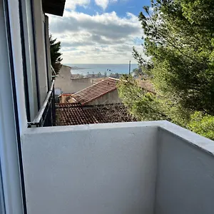 Hébergement de vacances Coquette Maison A 500 M De La Du Verdon A La Couronne, Martigues
