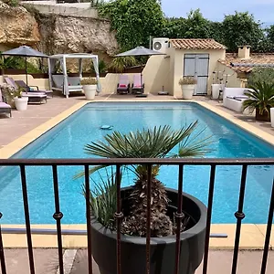 Couette-café Fiora, Martigues